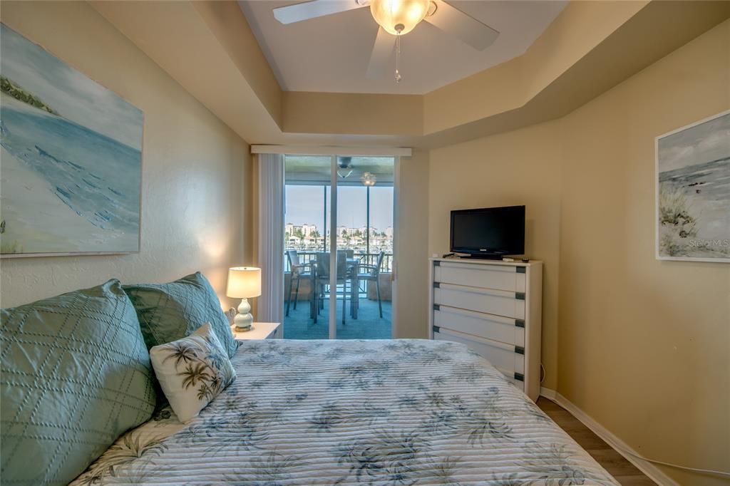 For Sale: $390,000 (2 beds, 2 baths, 1155 Square Feet)