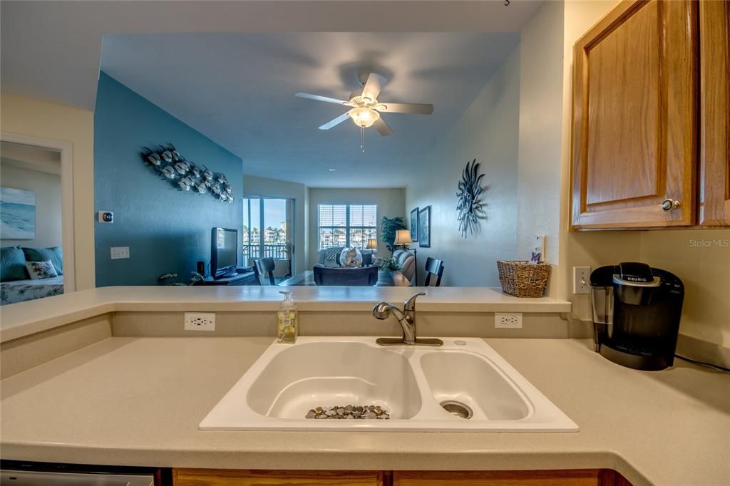 For Sale: $390,000 (2 beds, 2 baths, 1155 Square Feet)