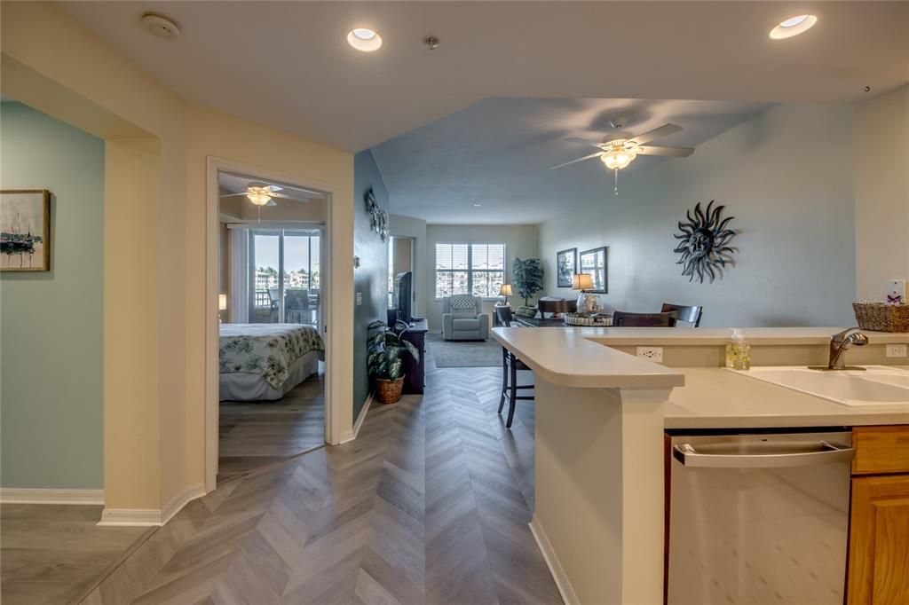 For Sale: $390,000 (2 beds, 2 baths, 1155 Square Feet)