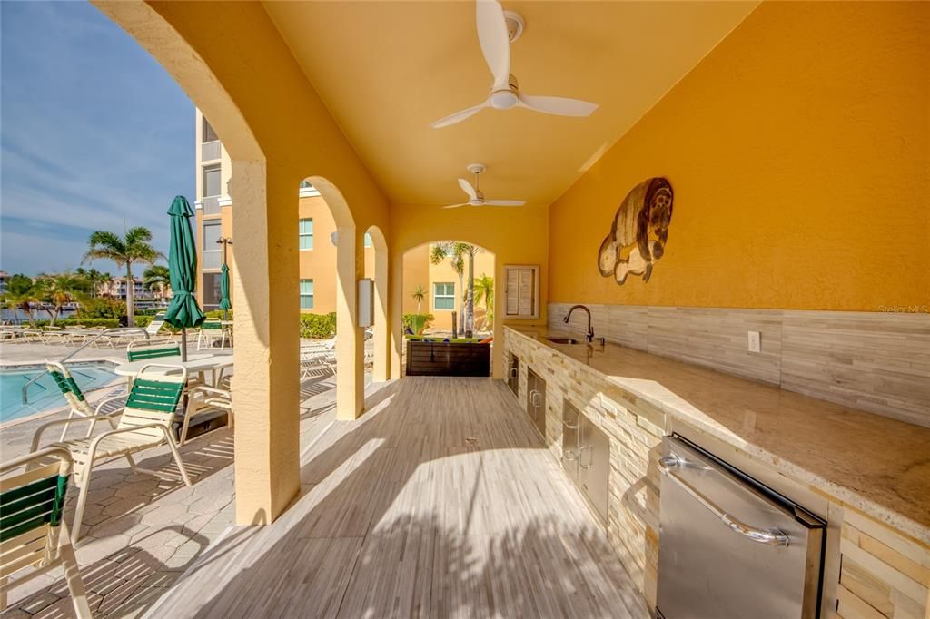 For Sale: $390,000 (2 beds, 2 baths, 1155 Square Feet)