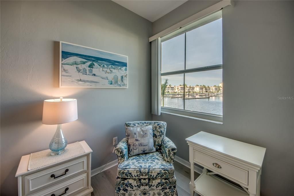 For Sale: $390,000 (2 beds, 2 baths, 1155 Square Feet)