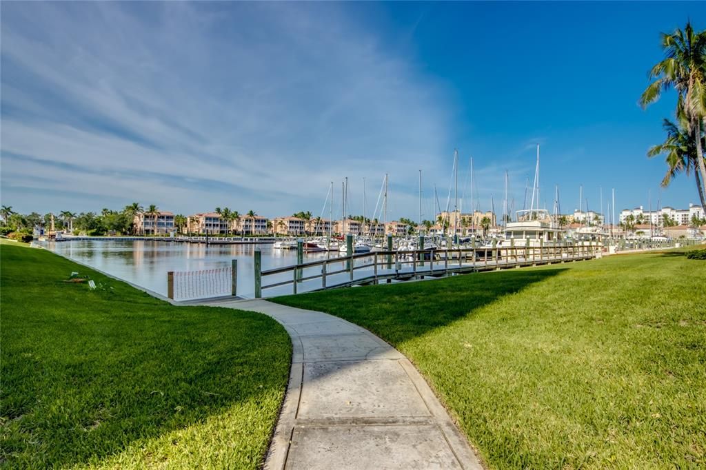 For Sale: $390,000 (2 beds, 2 baths, 1155 Square Feet)