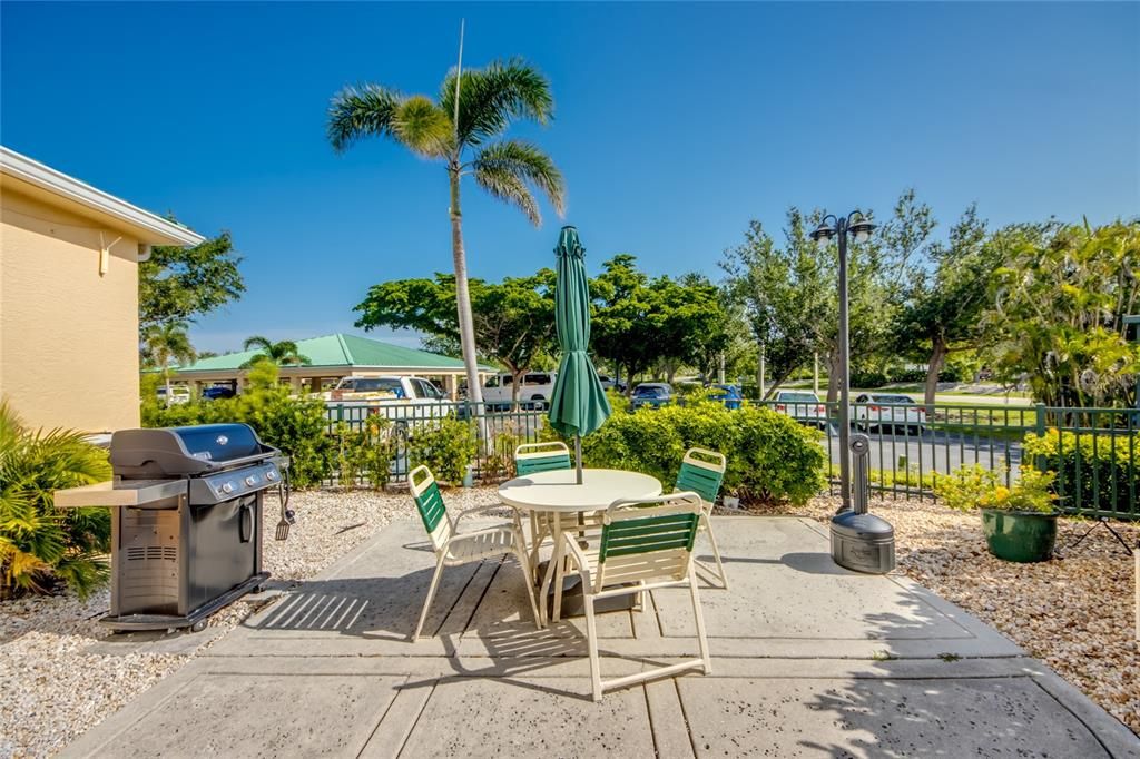 For Sale: $390,000 (2 beds, 2 baths, 1155 Square Feet)