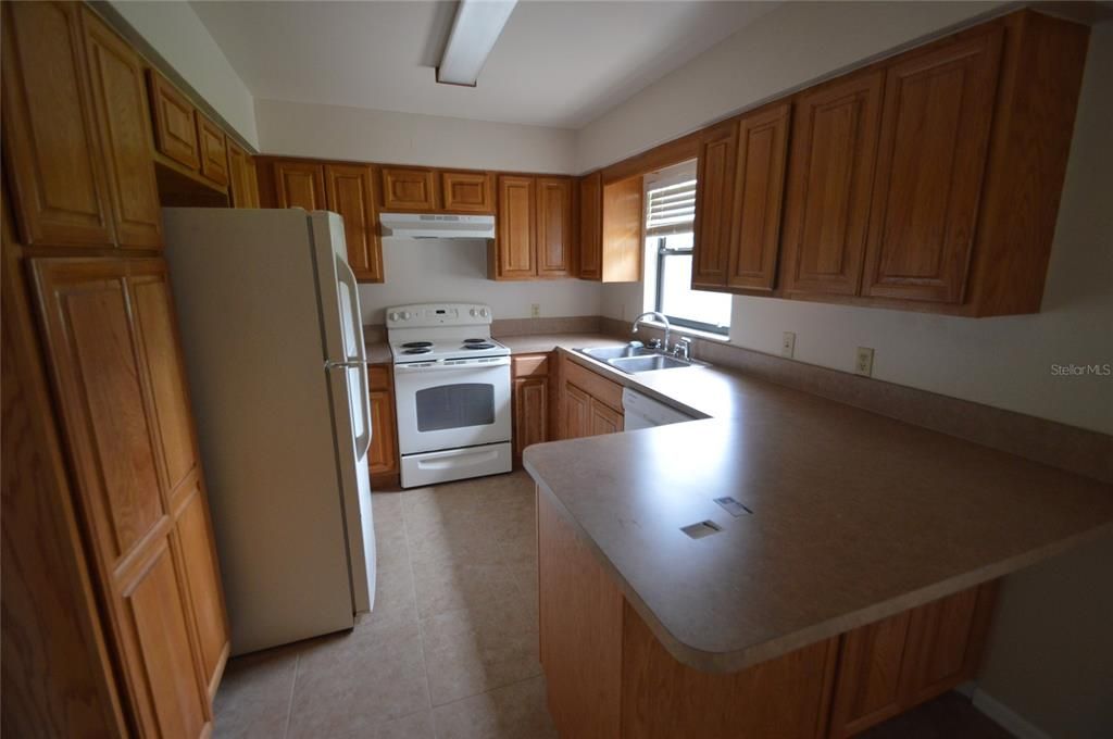 For Rent: $2,200 (3 beds, 2 baths, 1396 Square Feet)