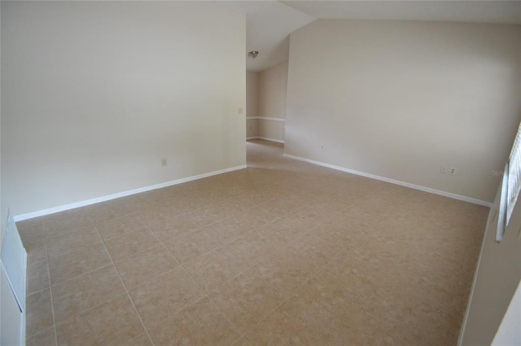 For Rent: $2,200 (3 beds, 2 baths, 1396 Square Feet)