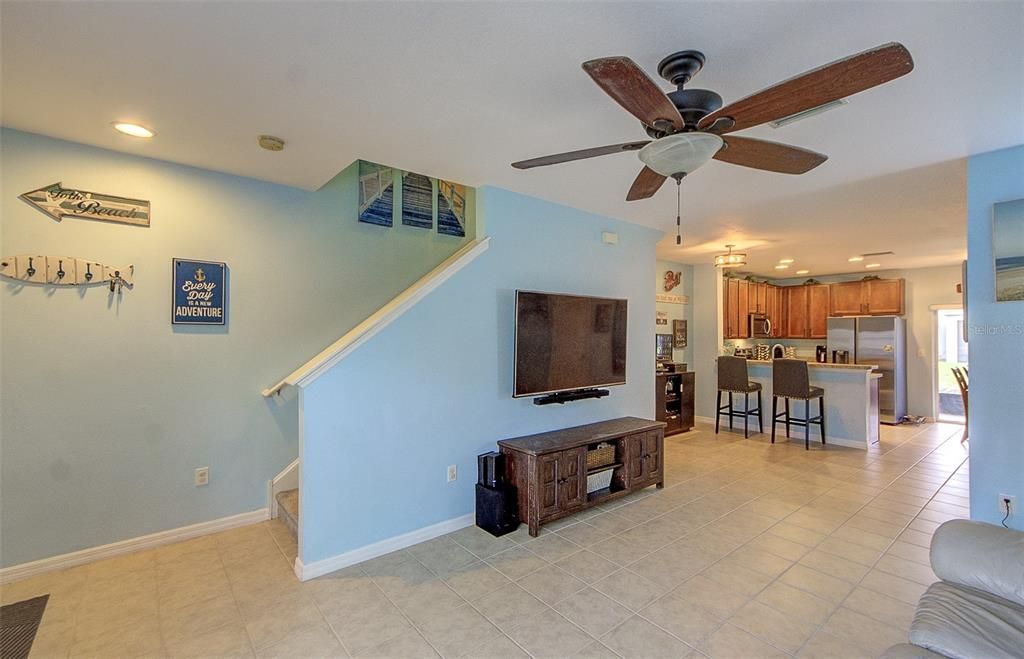 For Sale: $270,000 (2 beds, 2 baths, 1210 Square Feet)