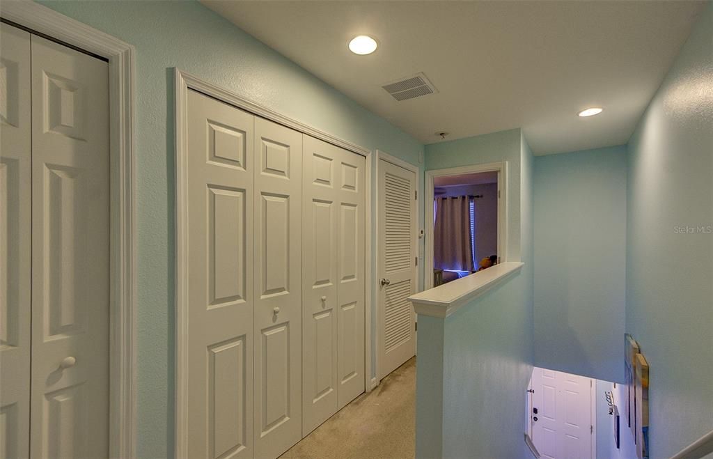 For Sale: $270,000 (2 beds, 2 baths, 1210 Square Feet)