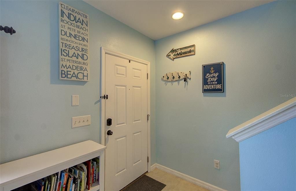 For Sale: $270,000 (2 beds, 2 baths, 1210 Square Feet)
