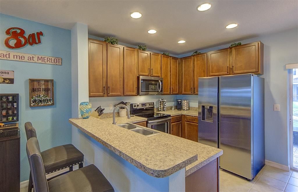 For Sale: $270,000 (2 beds, 2 baths, 1210 Square Feet)