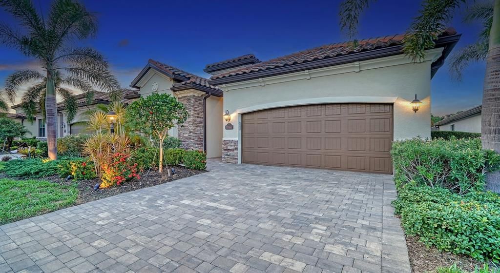 For Sale: $1,100,000 (4 beds, 3 baths, 2247 Square Feet)
