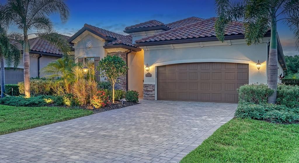 For Sale: $1,100,000 (4 beds, 3 baths, 2247 Square Feet)