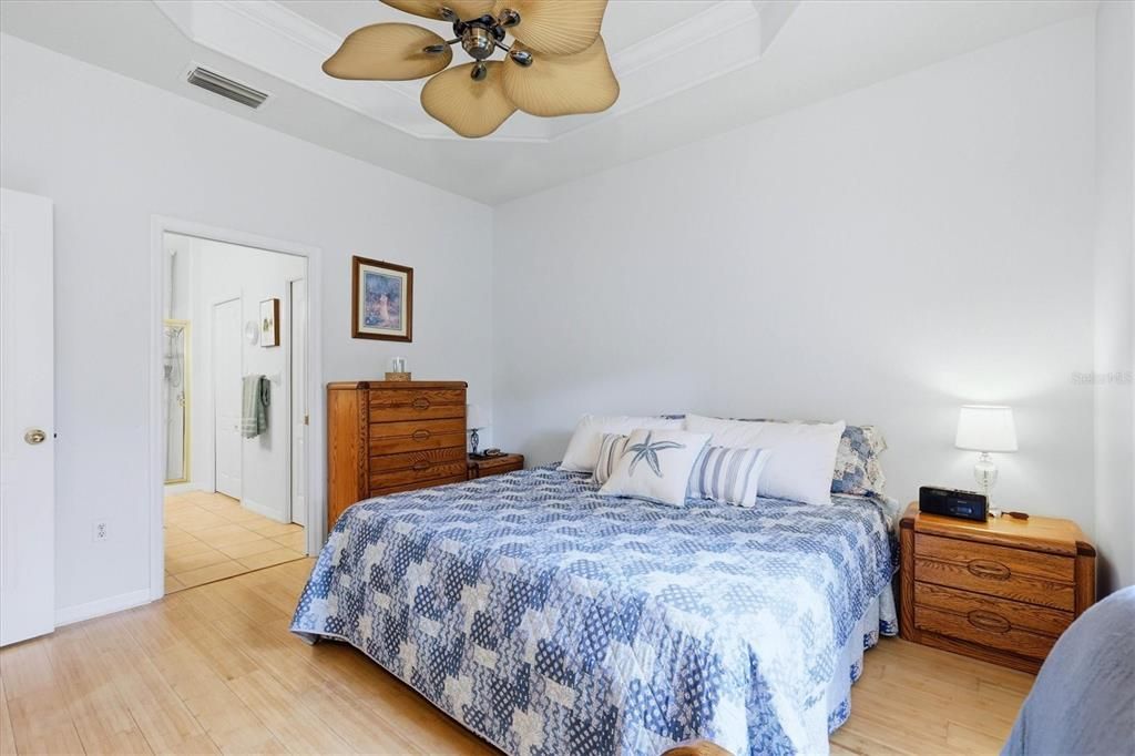 For Sale: $289,900 (2 beds, 2 baths, 1385 Square Feet)