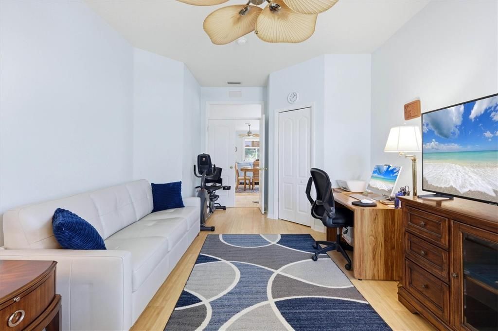 For Sale: $289,900 (2 beds, 2 baths, 1385 Square Feet)