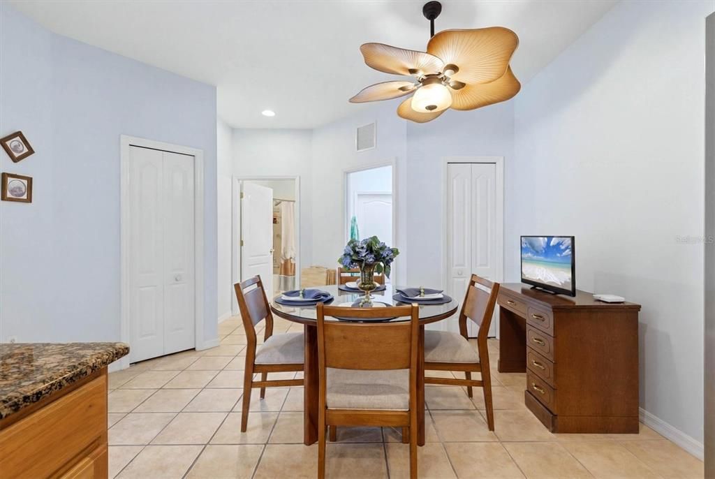 For Sale: $289,900 (2 beds, 2 baths, 1385 Square Feet)