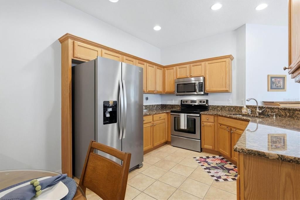 For Sale: $289,900 (2 beds, 2 baths, 1385 Square Feet)