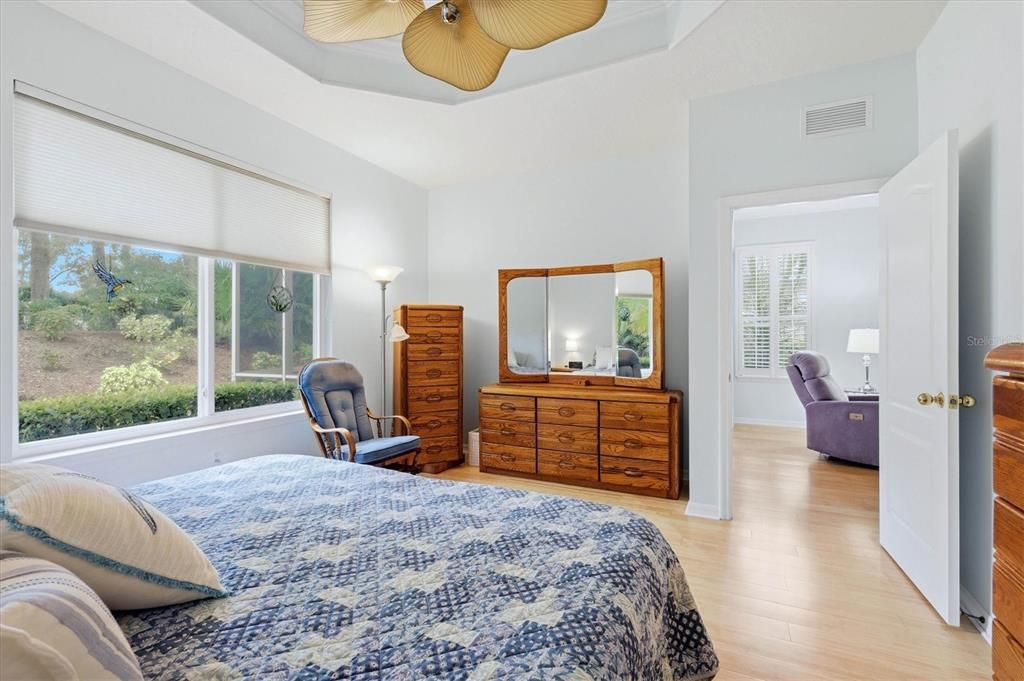 For Sale: $289,900 (2 beds, 2 baths, 1385 Square Feet)