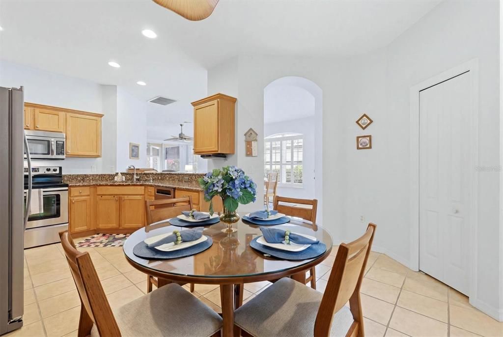 For Sale: $289,900 (2 beds, 2 baths, 1385 Square Feet)