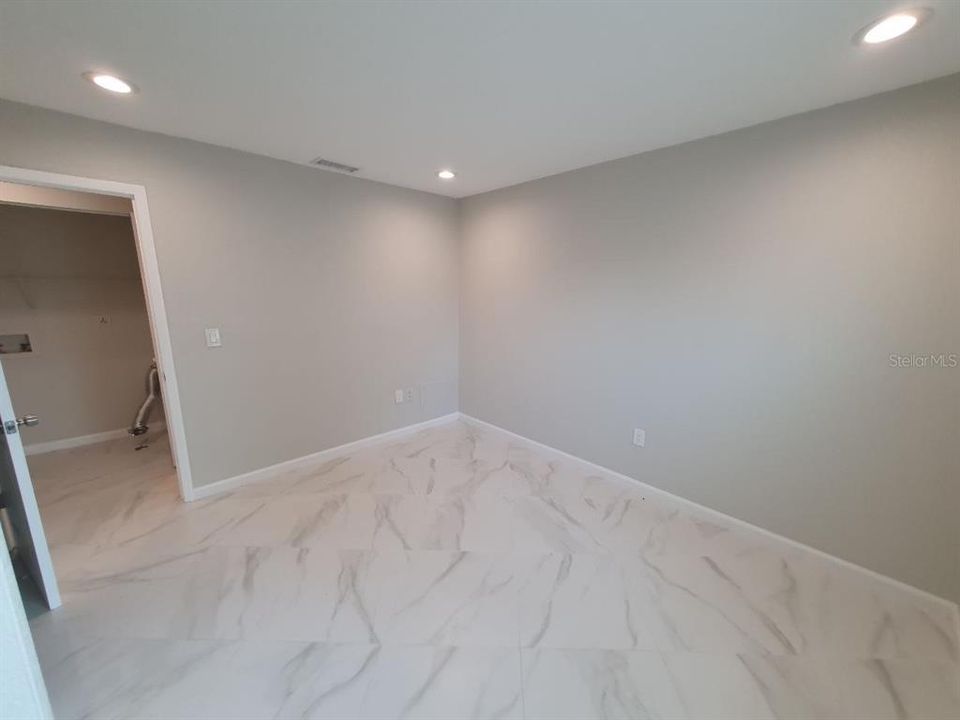 For Rent: $1,950 (2 beds, 2 baths, 1000 Square Feet)