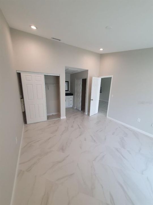 For Rent: $1,950 (2 beds, 2 baths, 1000 Square Feet)