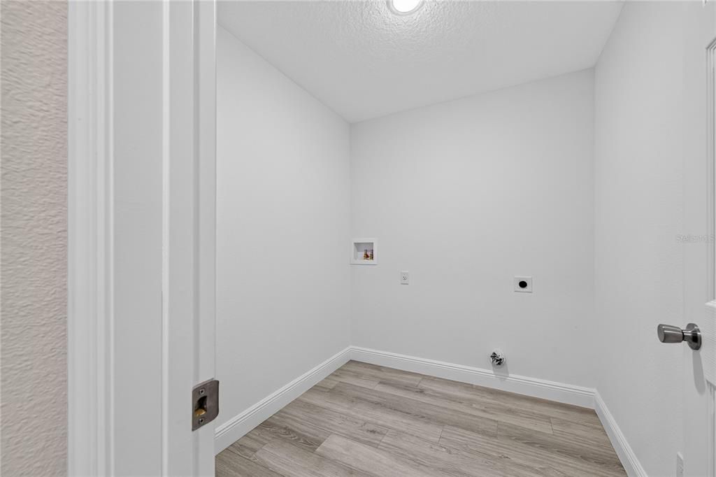 На продажу: $309,900 (3 спален, 2 ванн, 1314 Квадратных фут)