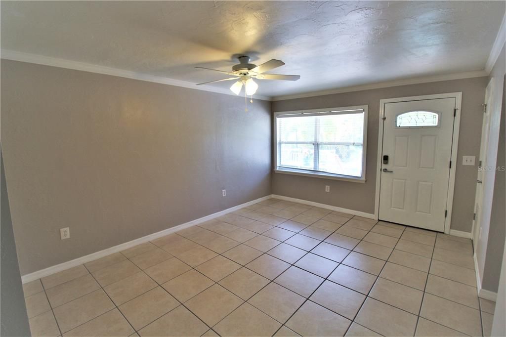 For Rent: $1,495 (1 beds, 1 baths, 750 Square Feet)