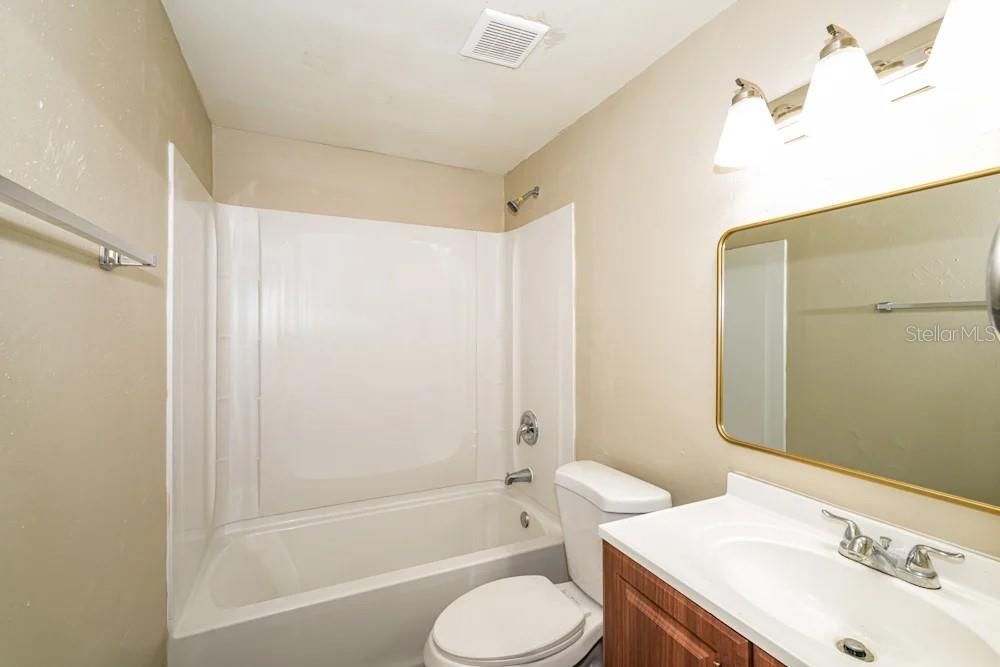В аренду: $1,995 (3 спален, 2 ванн, 1269 Квадратных фут)