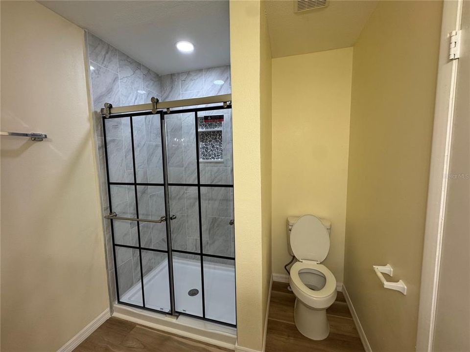For Rent: $2,100 (3 beds, 2 baths, 1192 Square Feet)