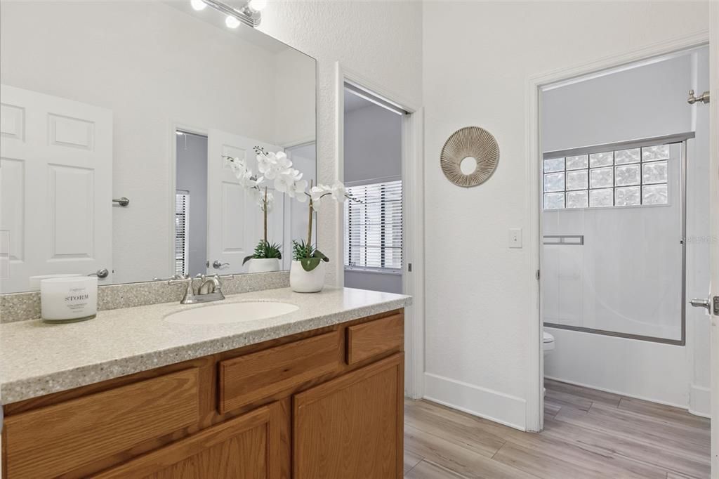 For Sale: $700,000 (3 beds, 2 baths, 2500 Square Feet)