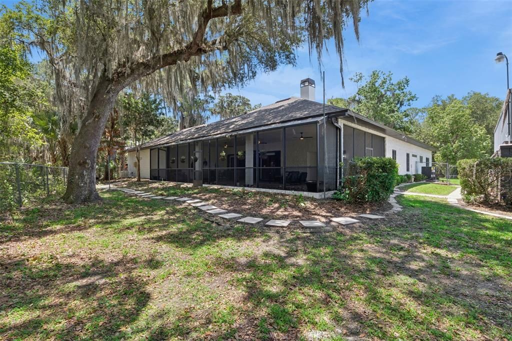 For Sale: $700,000 (3 beds, 2 baths, 2500 Square Feet)