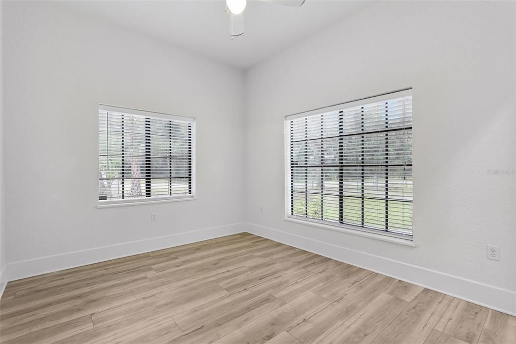 For Sale: $700,000 (3 beds, 2 baths, 2500 Square Feet)