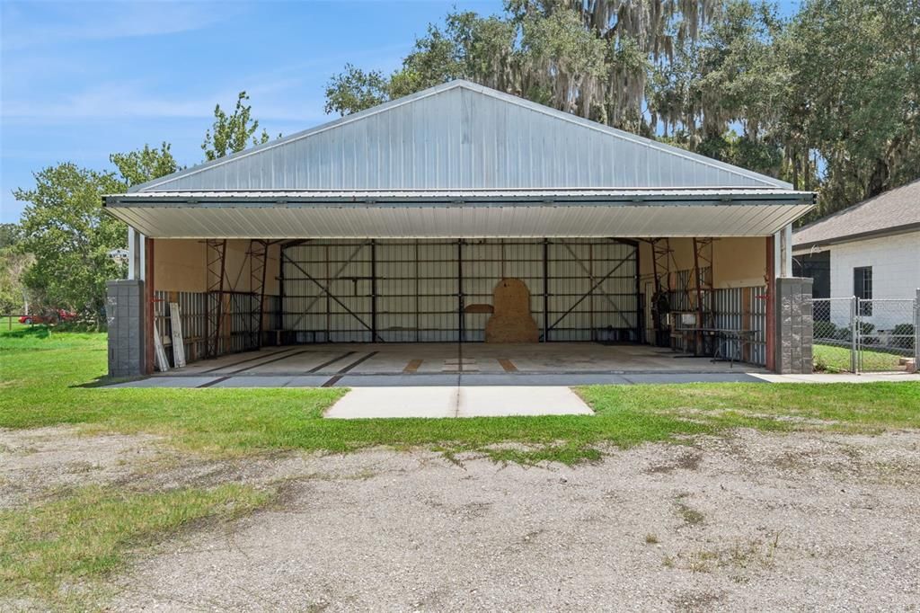 For Sale: $700,000 (3 beds, 2 baths, 2500 Square Feet)