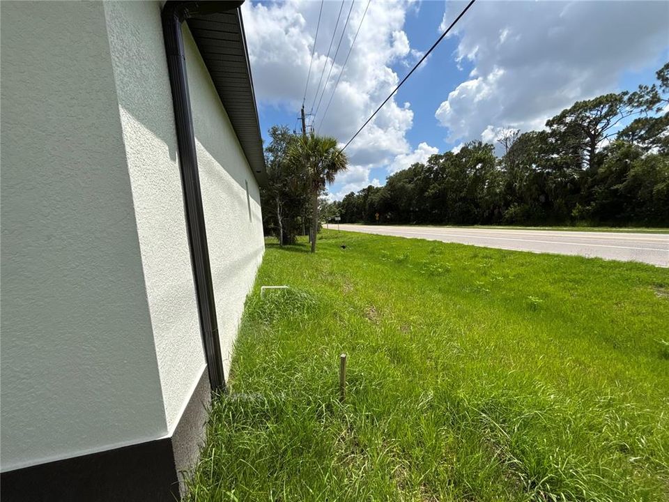 For Rent: $2,050 (3 beds, 2 baths, 1706 Square Feet)