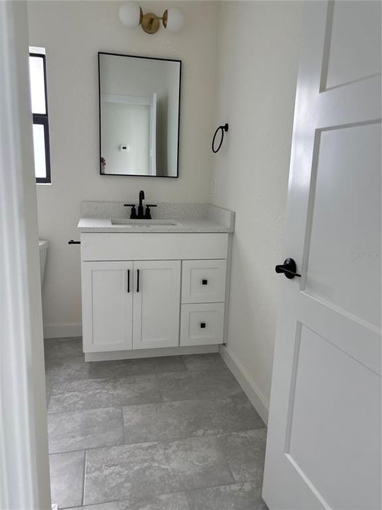 For Rent: $2,050 (3 beds, 2 baths, 1706 Square Feet)