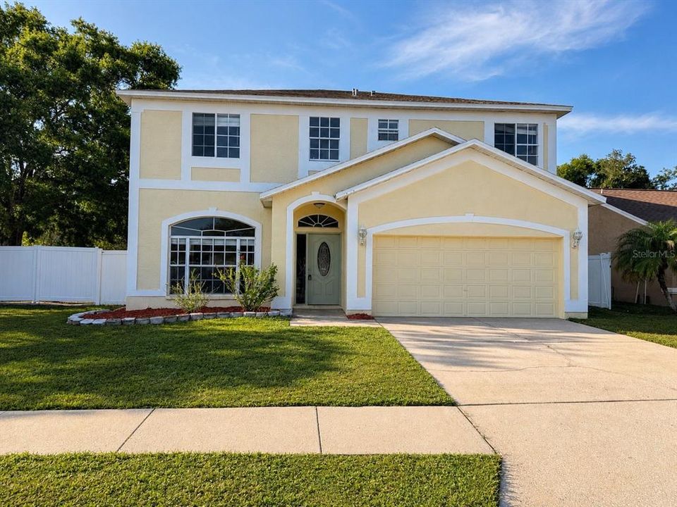 For Sale: $389,900 (4 beds, 2 baths, 2354 Square Feet)
