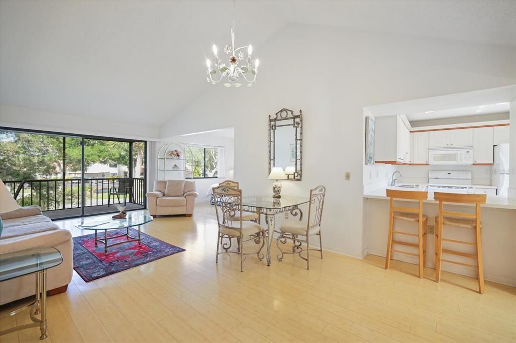 En Venta: $219,900 (2 camas, 2 baños, 972 Pies cuadrados)