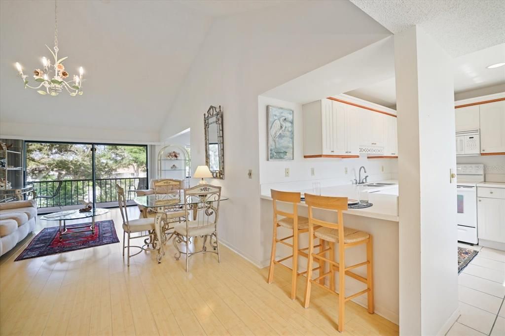 En Venta: $219,900 (2 camas, 2 baños, 972 Pies cuadrados)