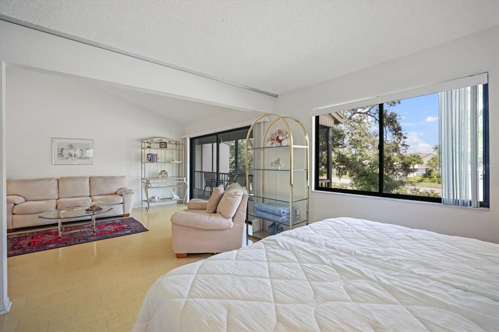 En Venta: $219,900 (2 camas, 2 baños, 972 Pies cuadrados)