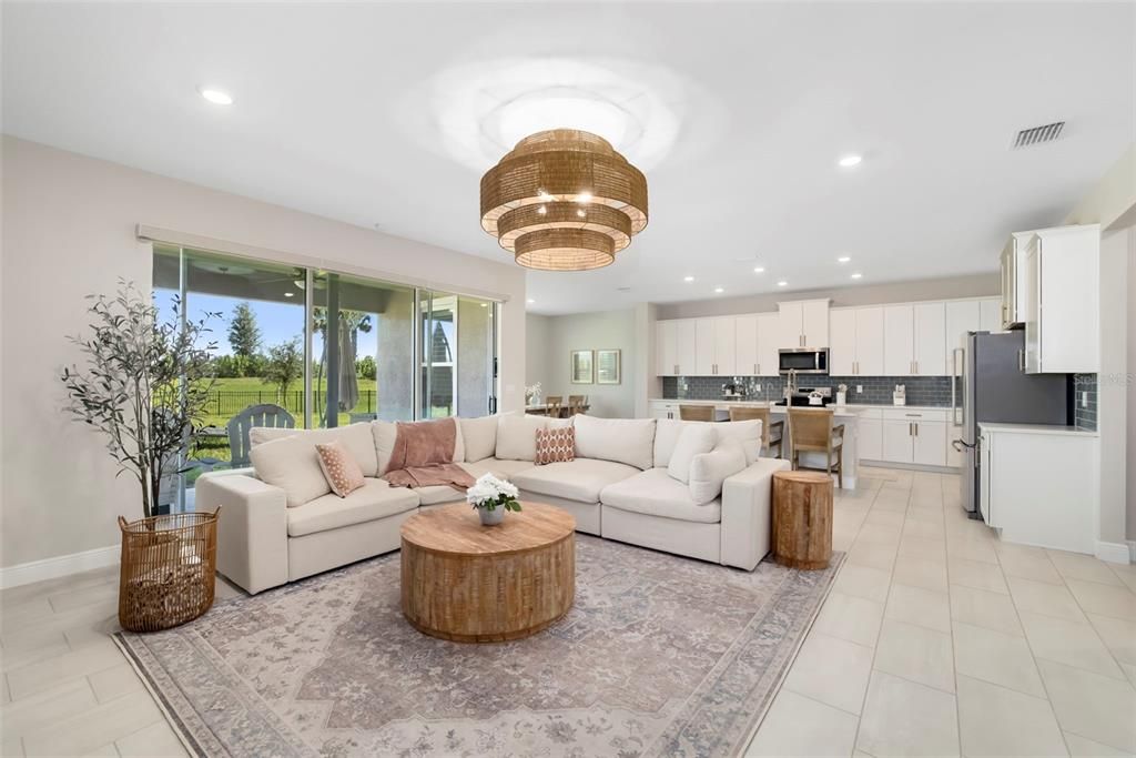 Activo con contrato: $785,000 (4 camas, 3 baños, 3314 Pies cuadrados)