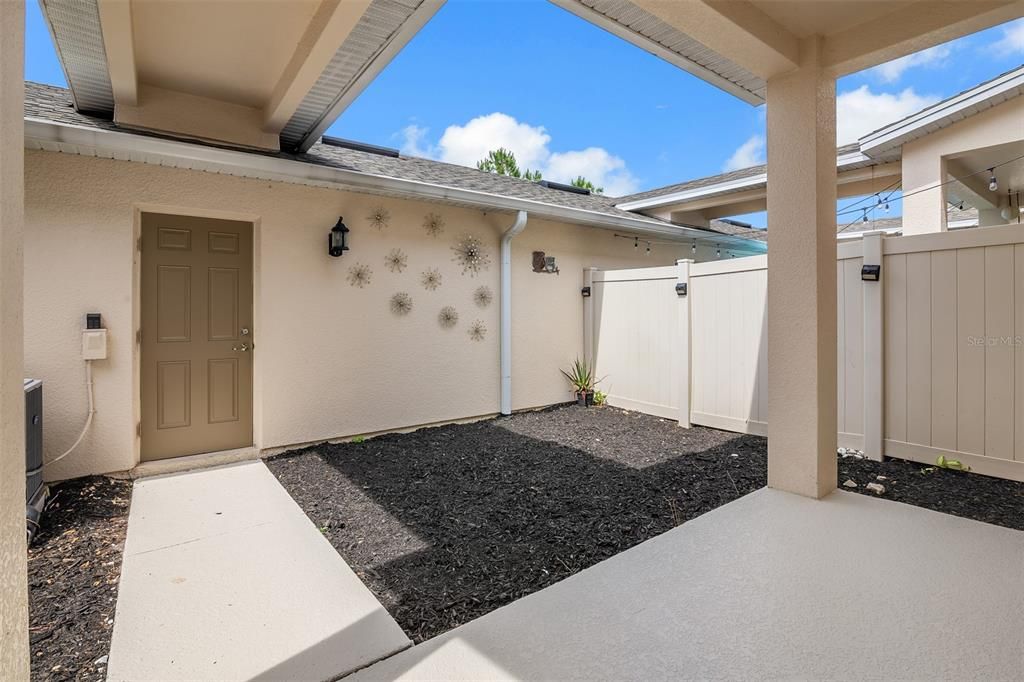 For Sale: $430,000 (3 beds, 2 baths, 1919 Square Feet)