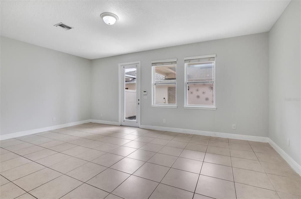 For Sale: $430,000 (3 beds, 2 baths, 1919 Square Feet)