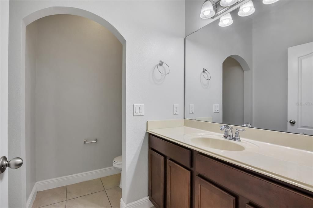 For Sale: $430,000 (3 beds, 2 baths, 1919 Square Feet)