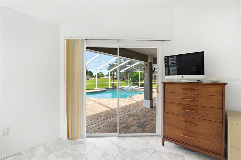 En Venta: $419,000 (3 camas, 2 baños, 2403 Pies cuadrados)