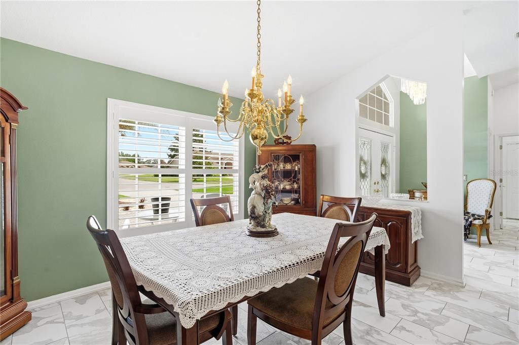 En Venta: $419,000 (3 camas, 2 baños, 2403 Pies cuadrados)