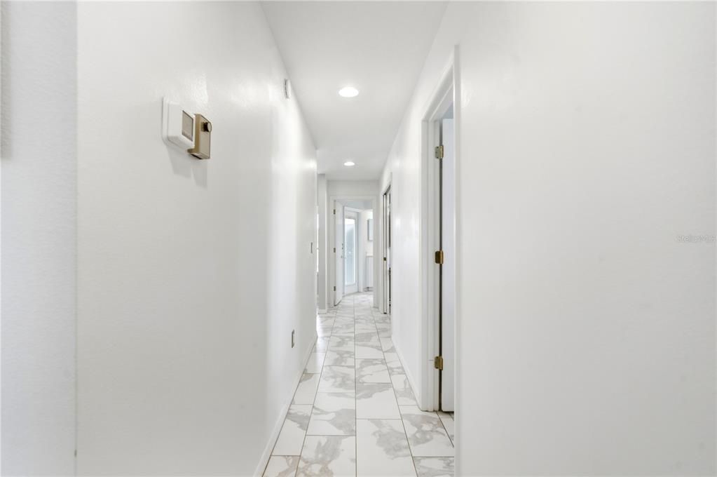 En Venta: $419,000 (3 camas, 2 baños, 2403 Pies cuadrados)