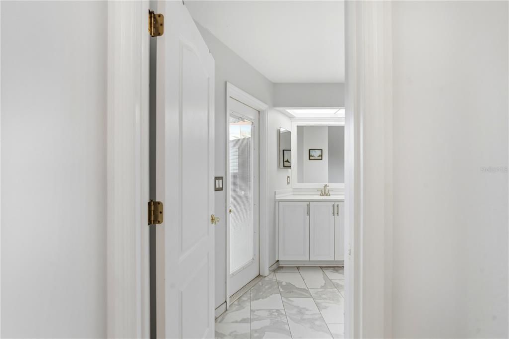 En Venta: $419,000 (3 camas, 2 baños, 2403 Pies cuadrados)