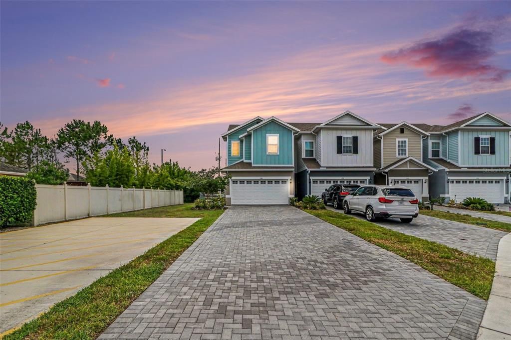 For Sale: $399,900 (3 beds, 2 baths, 1708 Square Feet)