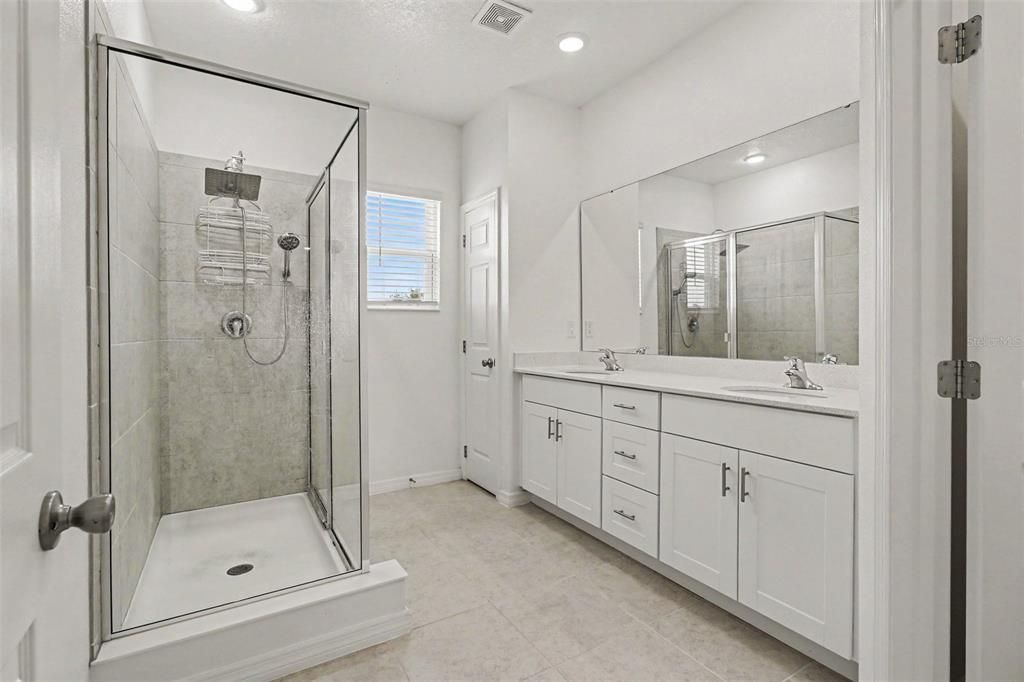 For Sale: $399,900 (3 beds, 2 baths, 1708 Square Feet)