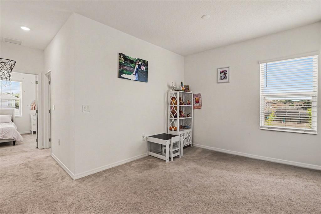 For Sale: $399,900 (3 beds, 2 baths, 1708 Square Feet)
