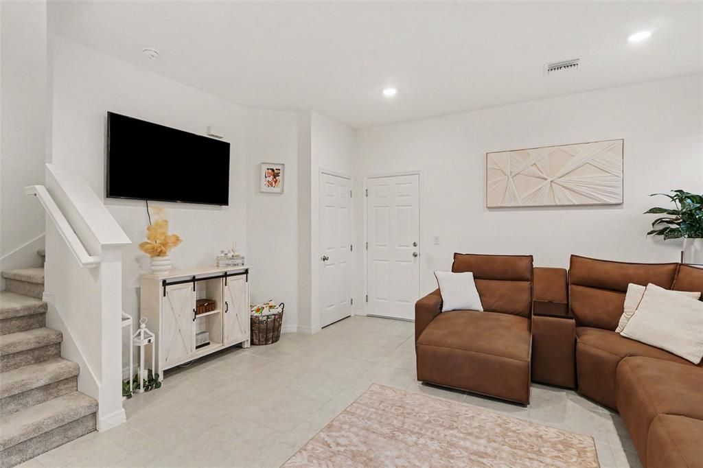For Sale: $399,900 (3 beds, 2 baths, 1708 Square Feet)