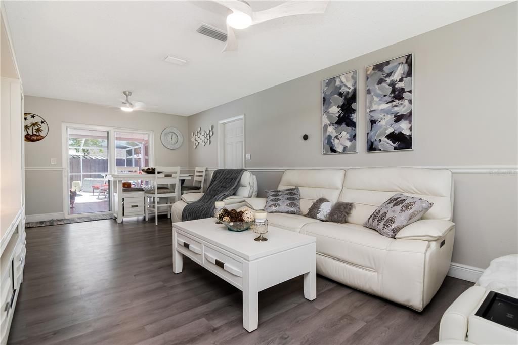 待售: $460,000 (3 贝兹, 2 浴室, 1455 平方英尺)